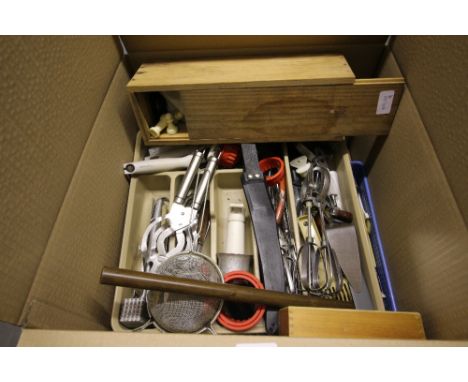 Quantity of vintage kitchen items&nbsp;