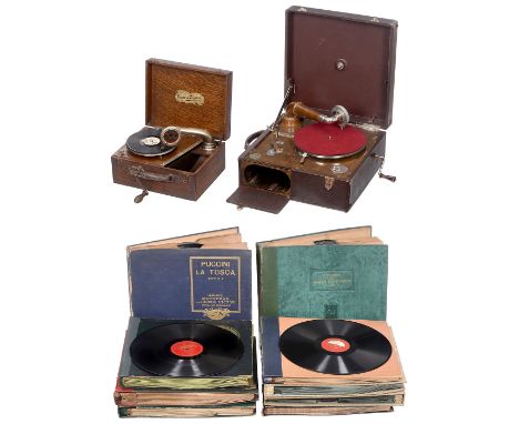 2 Grammophone und Sammlung Schellackplatten, um 19251) Concert Grand, Großbritannien. Reisegrammophon in Eichengehäuse, Conce