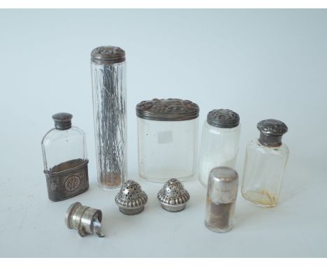 A SILVER MOUNTED SPIRIT FLASK AND EIGHT FURTHER ITEMS (9)The Victorian silver mounted spirit flask with engine turned decorat