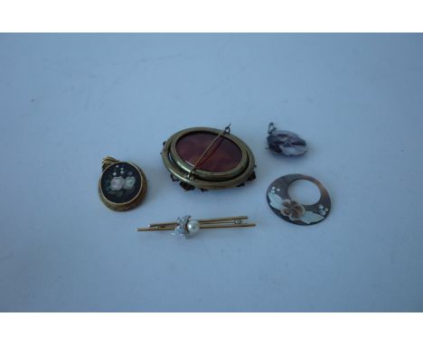 A FLORENTINE PIETRA DURA OVAL PENDANT AND FOUR FURTHER ITEMS (5)The Florentine pendant decorated with a central floral spray,