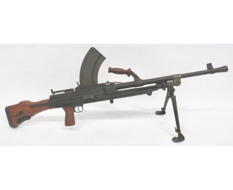 Deactivated WW2 Bren MKI* Light Machine Gun .303, 25 inch barrel with front flash hider and side mounted sight. Blackened bod