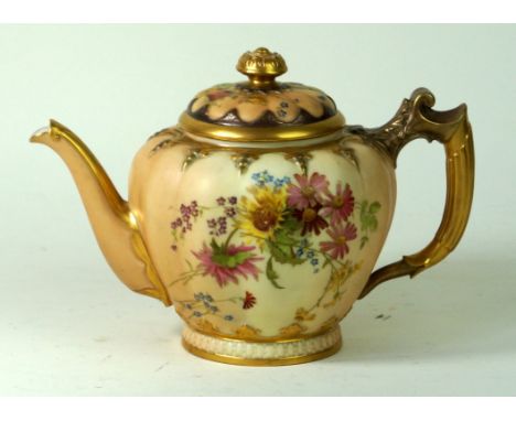 Royal Worcester blush ivory teapot
Having hand highlighted floral decoration, factory marks and date code for 1898 to base, h