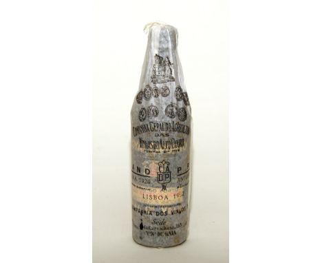 12 bottles of Royal Oporto 1967 vintage port, individually wrapped in export paper and outer box, in original wooden export b