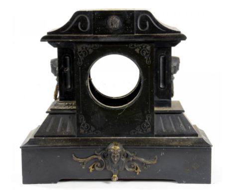A QUANTITY OF OAK AND OTHER MANTLE CLOCKS, LATE 19TH AND EARLY 20TH CENTURY, MISCELLANEOUS SLATE AND MARBLE CLOCK CASES, VARI