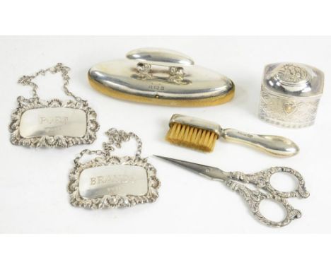 A DUTCH SILVER COMFIT BOX, DIAPER EMBOSSED, WITH DOMED LID 4.5CM H 19TH CENTURY A SILVER NAIL BUFFER, PAIR OF SILVER HANDLED 