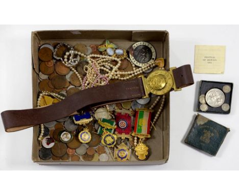 MISCELLANEOUS COINS, BADGES AND OTHER ITEMS INCLUDING R.A.O.B SILVER GILT AND ENAMEL JEWELS, BOYS BRIGADE LEATHER BELT WITH B