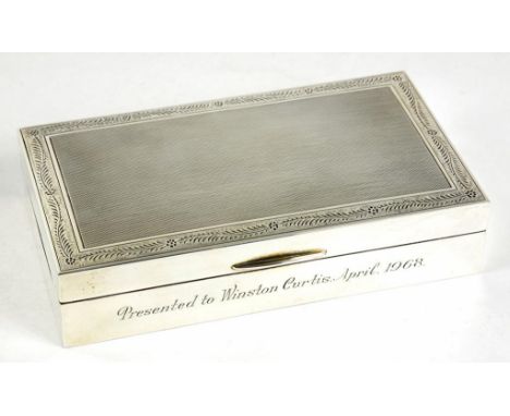 AN ELIZABETH II SILVER CIGARETTE BOX, THE LID ENGINE TURNED, CEDAR LINED, 15CM W, BIRMINGHAM 1964