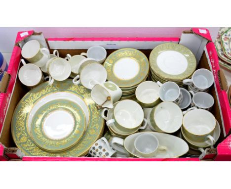 A ROYAL WORCESTER BONE CHINA BALMORAL PATTERN DINNER SERVICE, ETC 