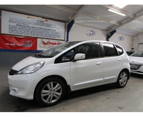 Make &amp; Model: Honda Jazz VTEC EXCLDate of Reg: WN13 KYXColour: Whitecc: 1339MoT: 31-03-2023Fuel Type: PETROLMileage: 69kT