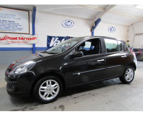 Make &amp; Model: Renault Clio DynamiqueDate of Reg: FX56 WXWColour: Blackcc: 1390MoT: 05-09-2022Fuel Type: PETROLMileage: 63