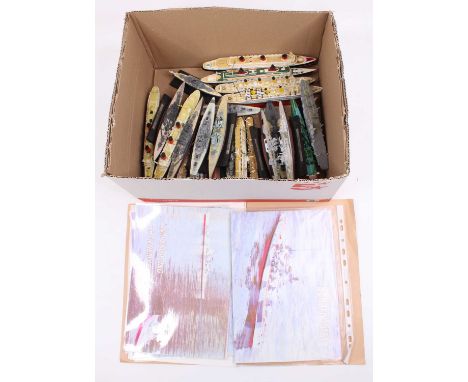 One box containing a collection of mainly 1/1200 scale reproduction ship models by De Agostini or similar, specific examples 