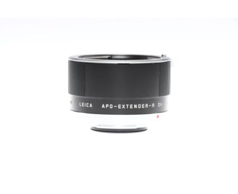 A Leica APO-Extender-R 2x Adapter, black, serial no. 3691698, body, VG-E, elements, E, in maker's soft pouch