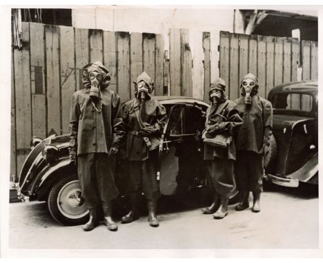 Women at War, WWII British Propaganda Photojounalism, seven vintage gelatin silver prints, printed 1939 to 1944, press agenci