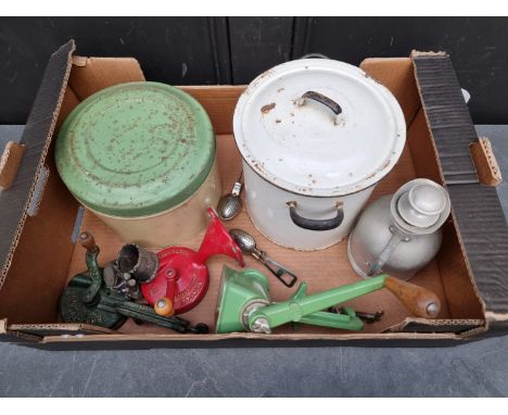 Kitchenalia: a small group of vintage items. 