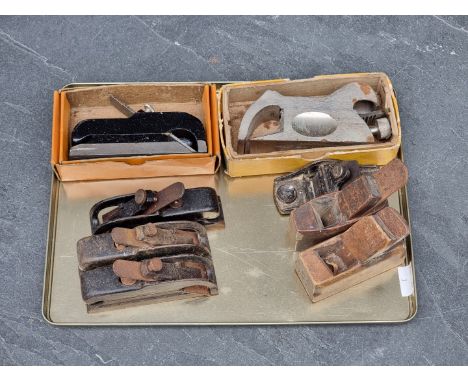 Tools: a collection of small carpenters' planes,&nbsp;to include Stanley examples. (8) 