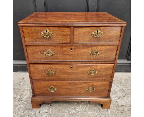 A small George III mahogany chest of drawers,&nbsp;77cm wide. 