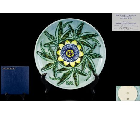 William John Moorcroft Ltd and Numbered Edition Moorcroft Year Plate, 2nd Series - First Edition 1992, This Plate Is No 421 o