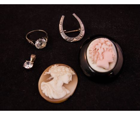 SILVER HORSE SHOE BROOCH + 2 CAMEOS + RING 