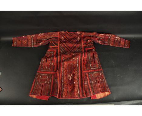 A VERY FINE 19TH - EARLY 20TH CENTURY CENTRAL ASIAN EMBROIDERED JACKET.