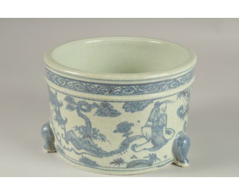 A CHINESE BLUE AND WHITE PORCELAIN JARDINIERE, decorated with figures, 18.5cm diameter.