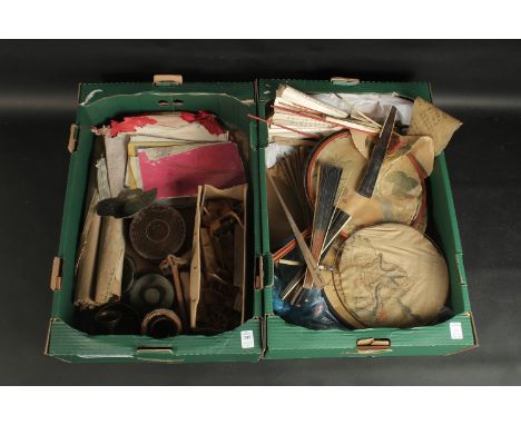 A LARGE MIXED LOT OF VARIOUS ORIENTAL ITEMS, including an unusual horn circular box, comprising various items including a box