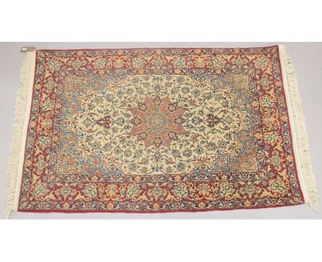 A VERY FINE EARLY 20TH CENTURY PERSIAN ISFAHAN RUG, 159cm x 103cm.