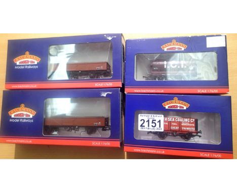 Four OO scale Bachmann wagons to include 37-661 14 ton tank 1.0.1, 37-112, 7 plank North Sea Coaling LTD, two 38-752, 22 ton 