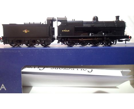 OO scale Bachmann 31-475A, class G2A, 49064, Black Late Crest with tender black cab in near mint condition, storage wear to b