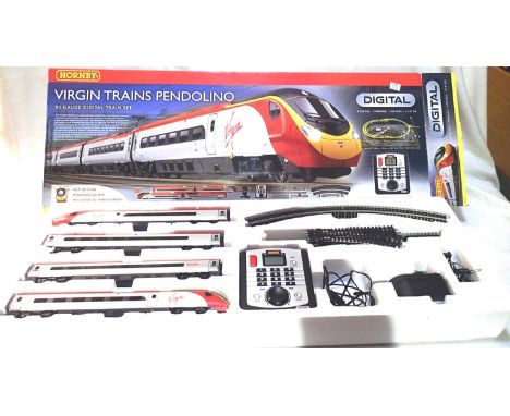 OO scale Hornby R1076, Virgin Pendolino digital train set with four car set controller, track, playmat, missing paperwork in 