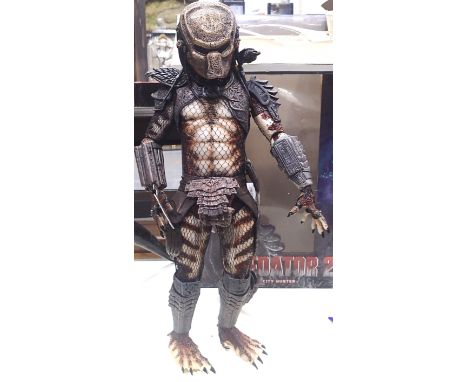 Large Reel Toys Predator 2, City Hunter figurine, in good condition, boxed, H: 30 cm. P&amp;P Group 3 (£25+VAT for the first 