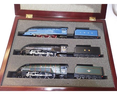 Three OO scale Hornby Sir Ralph Wedgwood class A4 locomotives to include 1939-1942 LNER Blue, 4469, 1944-1947 N.E Wartime Bla