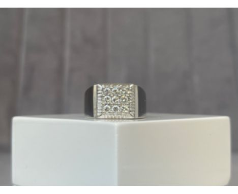 14ct White Gold Gents Diamond Ring comprising of approximately .50cts of diamonds - Weighing 11.55 grams - Size R