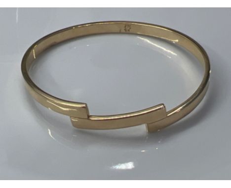 Ladies heavy 9ct gold bangle (27.1g)
