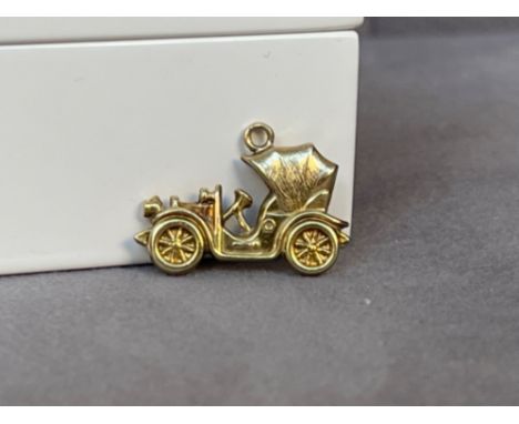 9ct Yellow Gold Classic Car Charm - Weighing 1.28 grams