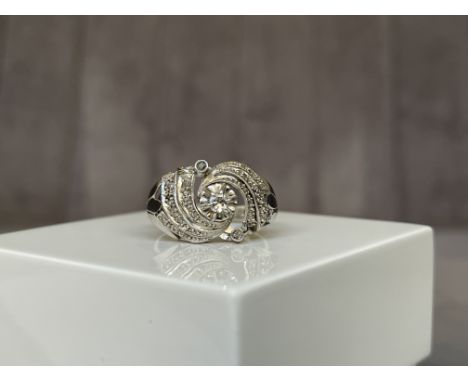 18ct White Gold Fancy Design Diamond Ring - Weighing 4.72 grams - Size R 1/2
