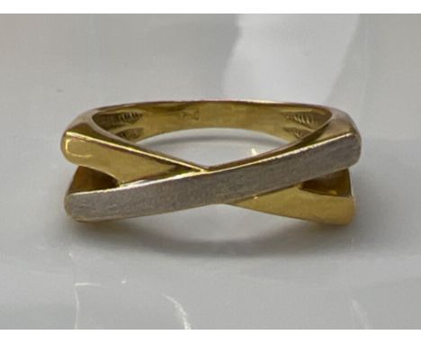 18ct gold Bi-colour ring size O (3.8g)