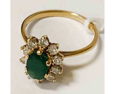 18CT GOLD EMERALD &amp; DIAMOND RING - SIZE L/M - 3 GRAMS APPROX