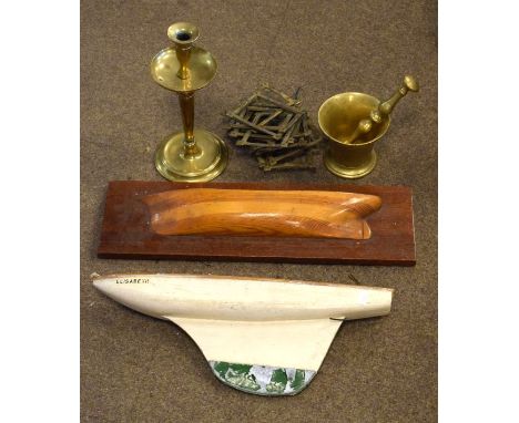 Antique brass pestle and mortar, brass candlestick, quantity of brass rectangular drawer front label holders, a pond yacht hu