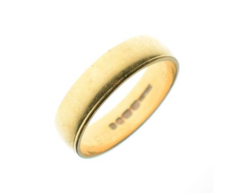 18ct gold wedding band, size R   Condition: 