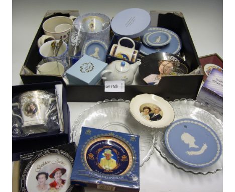 Selection of Royal Commemorative Ceramic and Glassware to include Wedgwood Jaspers Ware, Royal Worcester, Chances Glass, rang