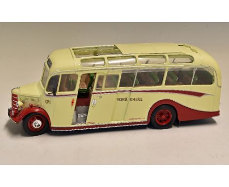 Original Classics Bedford OB Coach Diecast Model 'West Yorkshire' scale 1:24 CP1, FWW 596, limited number of 1000, with inter