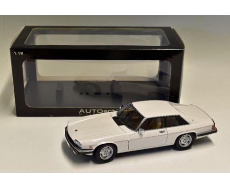 AUTOart Jaguar XJ-S Diecast Model Car in white, scale 1:18, measures 25x10cm approx. comes with original box, appears in good