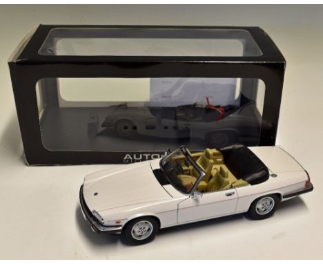 AUTOart Jaguar XJ-S Cabriolet Diecast Model Car in white, scale 1:18, measures 25x10cm approx. comes with original box, appea