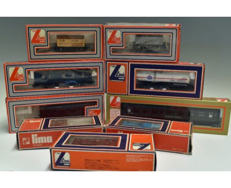 OO Gauge Lima Coaches and Rolling Stock includes 305310 Engineers Dept Mess Coach, 302913W, 305632W, 303165W, 305634W, 305357