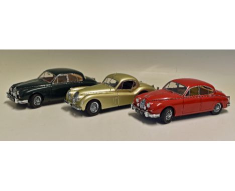 Jaguar 1:18 Scale Diecast Models to include 2x Model Icons MKII models in red and green together with a Signature 1953 Jaguar