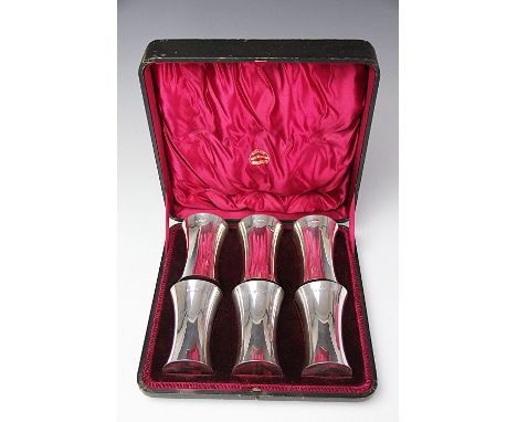 A cased set of six silver goblets, Martin Hall, Sheffield 1901, each of slightly waisted form and with gilt interior, 10.5cm 