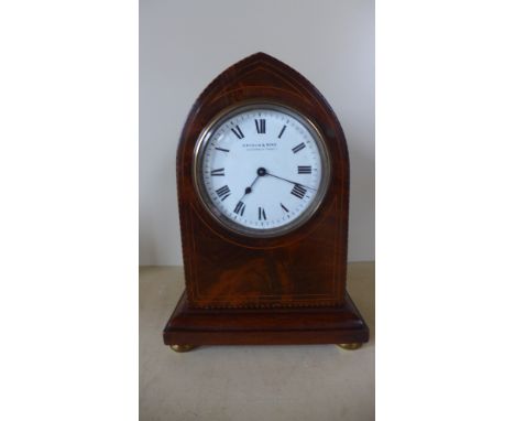 A Lancet top mahogany mantel clock - Height 21cm 