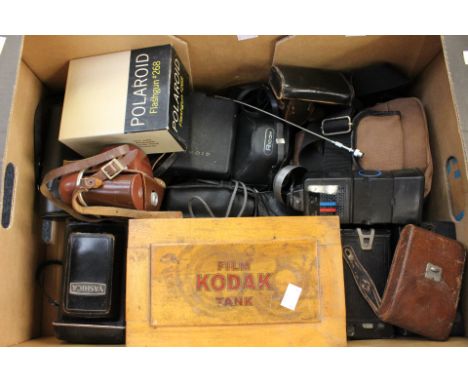 Box cameras, Kodak processing/development tank, a vest pocket May 6 1913 Eastman Kodak - camera (cased) Polaroid, Yashica 6/3