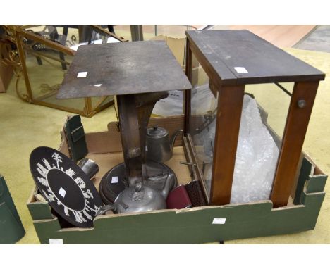 Set of early 20th Century Salter postage scales, together with a glazed mahogany vintage scientific apothecary weighing scale
