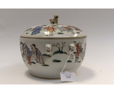 Chinese Republic twin handled bowl and cover, Dog of Foe finial 